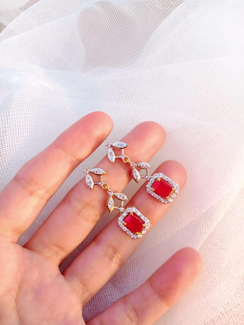 4 Pcs Fancy Gold Plated Gemstone Comb Set for Women