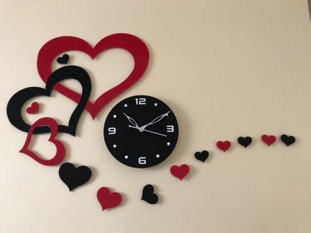 Hearts design analogue wall clock
